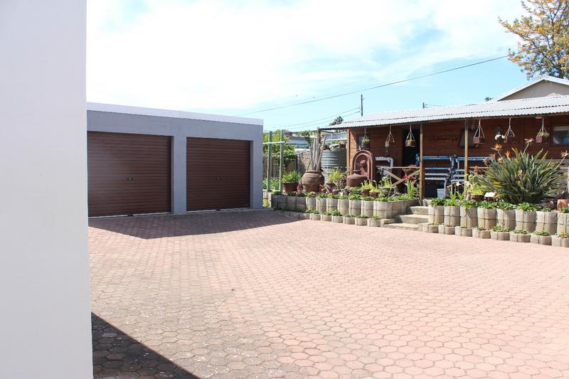 4 Bedroom Property for Sale in Albertinia Western Cape